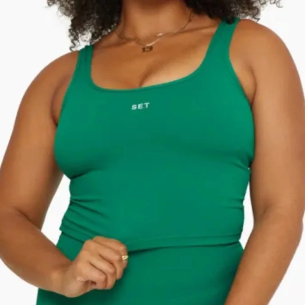 Set Active SPORTBODY DOUBLE SCOOP TANK BRA & Leggings in Palm - Picture 4 of 13